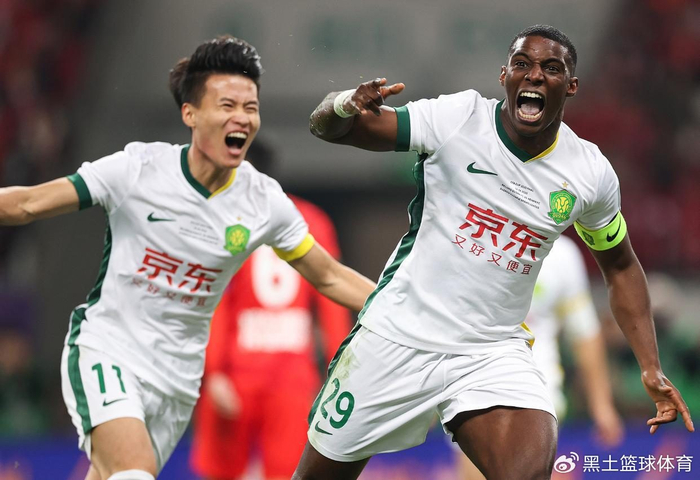 时隔7年再度加冕！法比奥帽子戏法，国安3-0河南五夺足协杯冠军