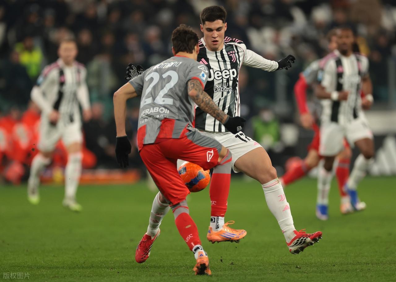 尤文图斯零封对手，主场5比0胜克雷莫纳，戴维连场进球，联赛第四