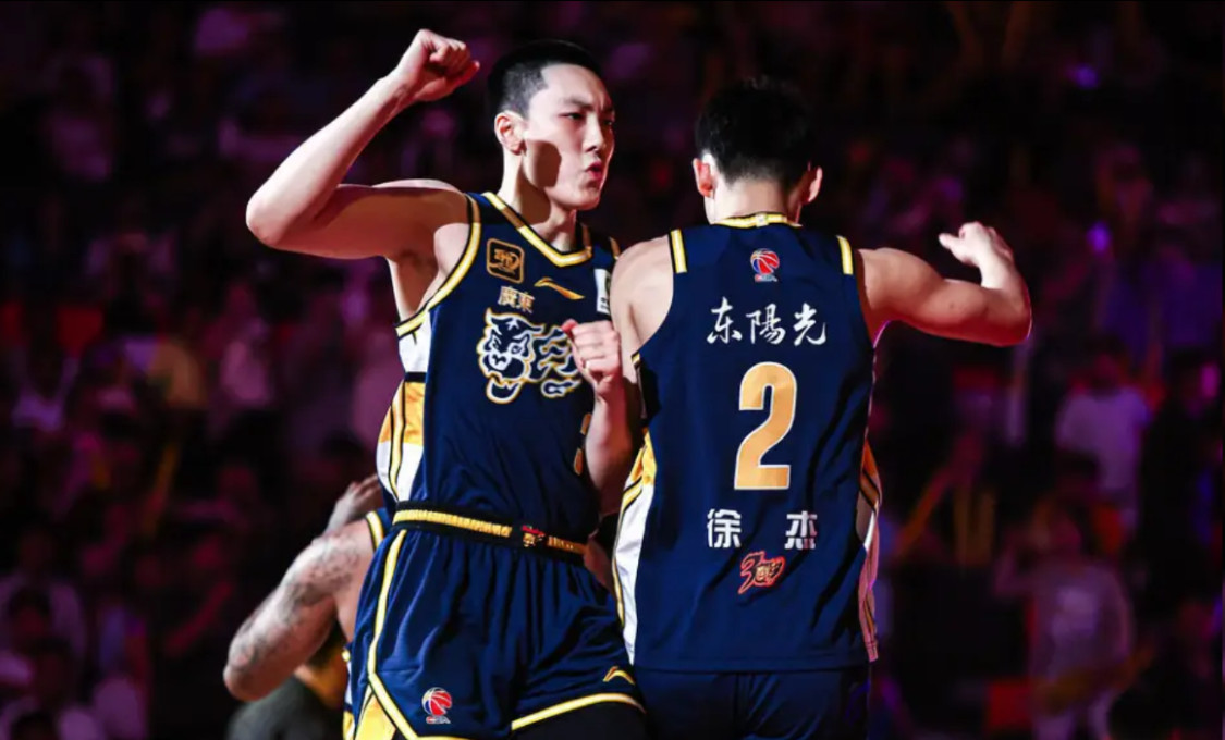 星空体育官网-3号状态回暖，2号又迷失了！8中2+4失误，被四川19岁菜鸟打爆了