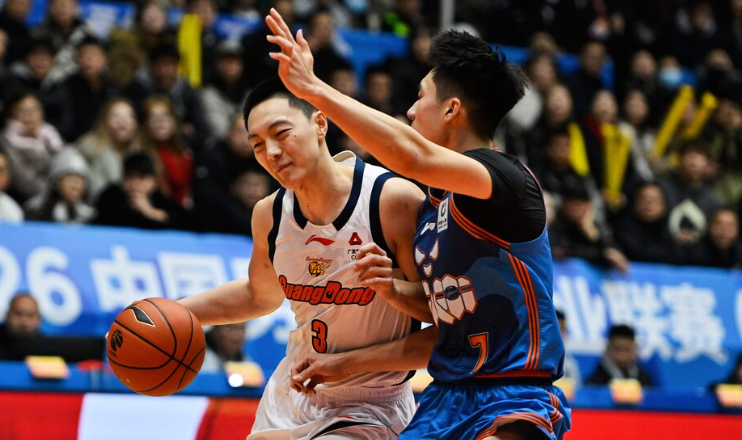 星空体育官网-3号状态回暖，2号又迷失了！8中2+4失误，被四川19岁菜鸟打爆了