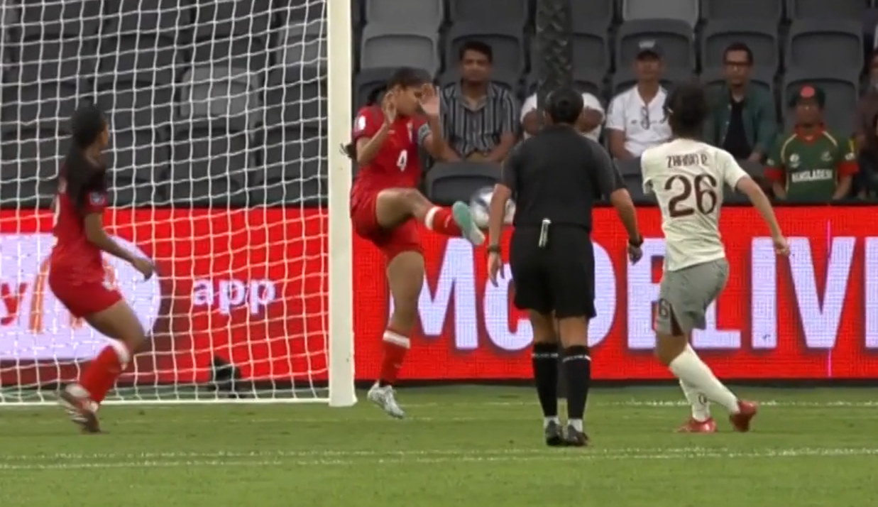 星空体育-2-0！王霜精妙吊门，中国女足开门红，最强对手排名小组第1