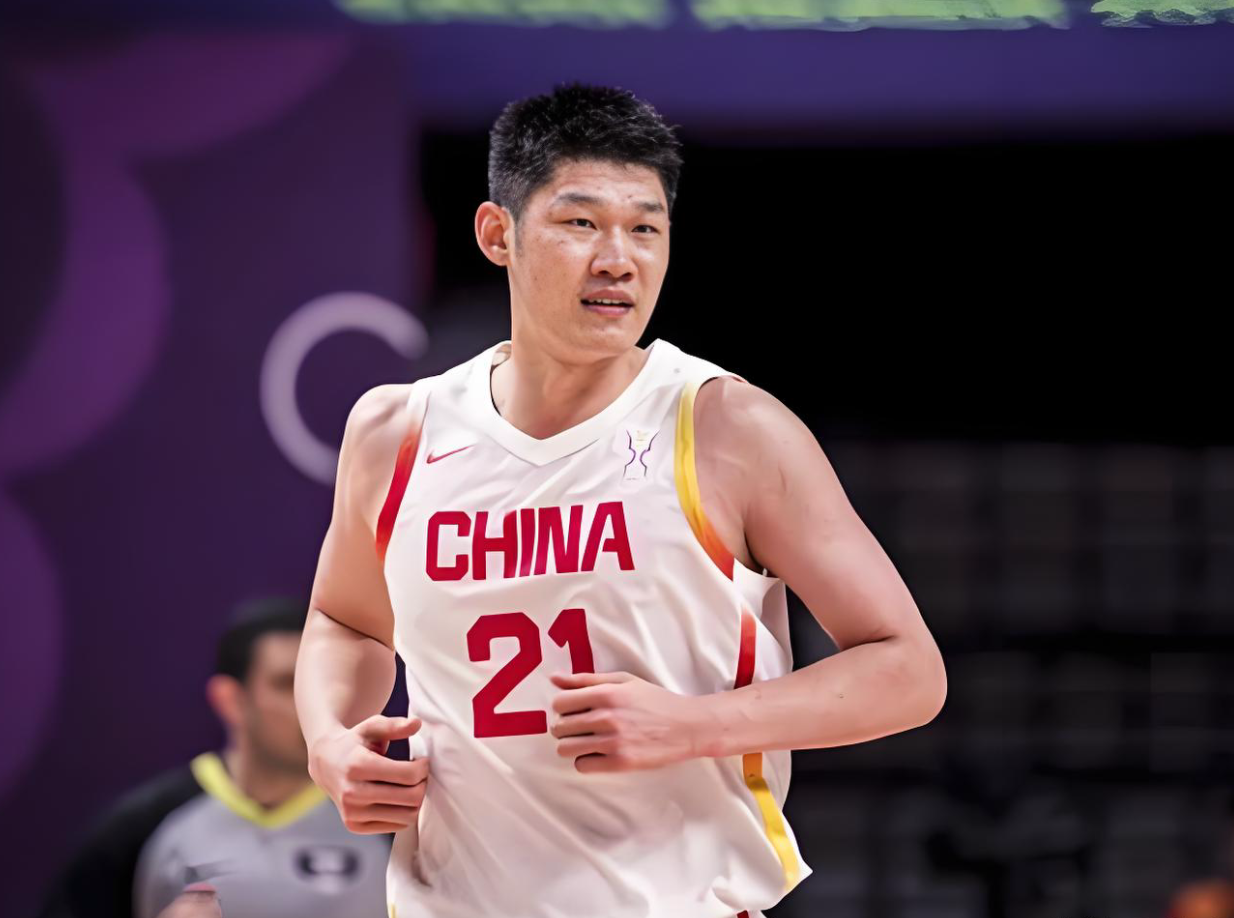 星空体育入口-有趣！胡金秋回到广厦队就投入训练，王博：不准训练，回家陪孩子