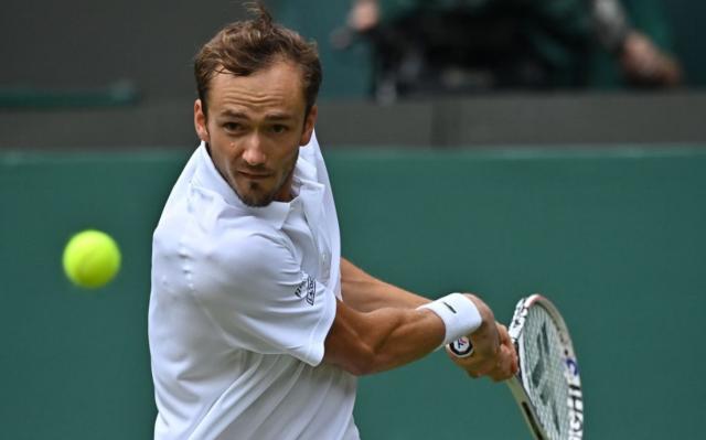 星空体育官网-“紫薇”横扫桑德格伦 梅德韦德夫仅丢七局轻松过关