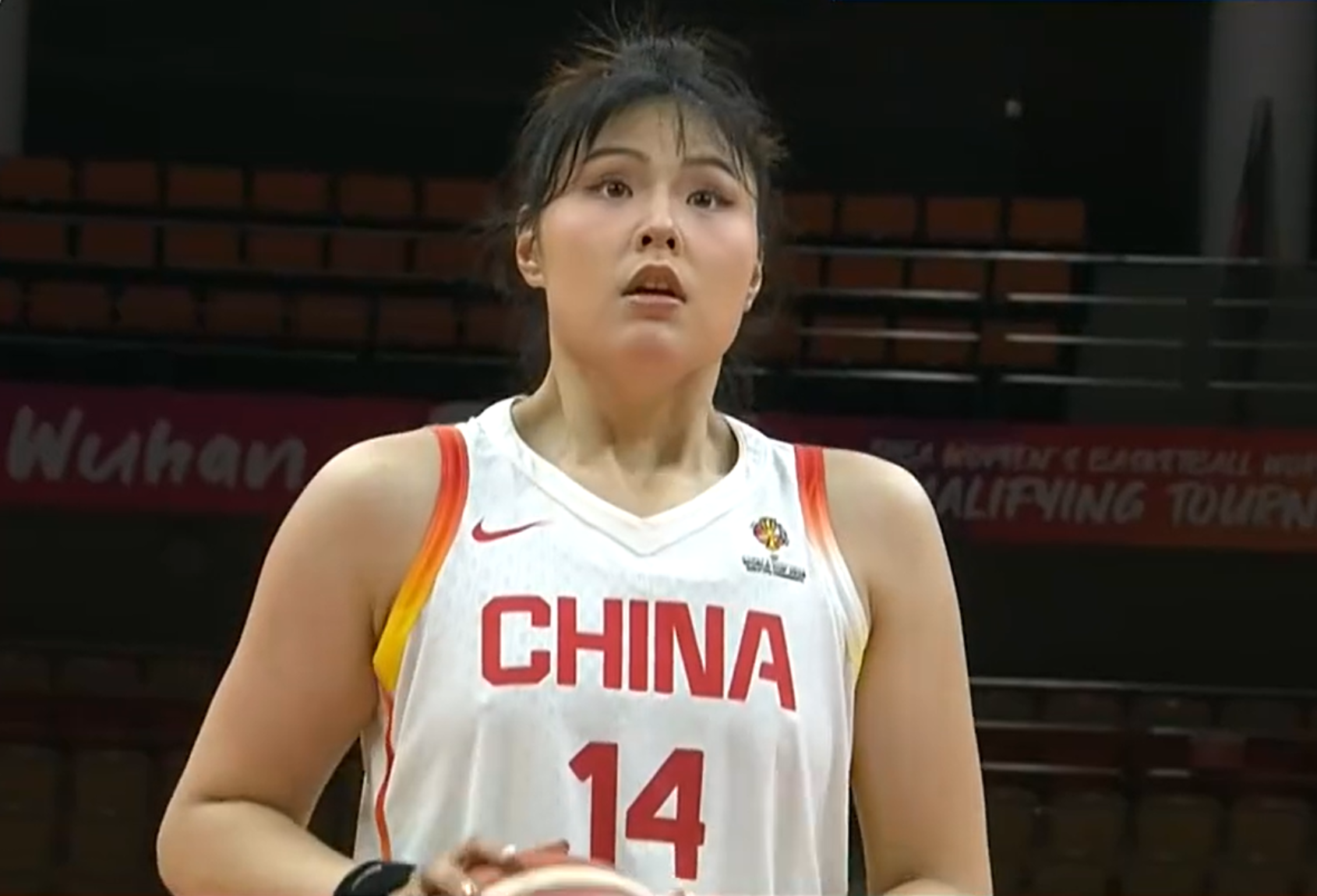 女篮赢10分！有3人却开心不起来，表现糟糕 令人失望