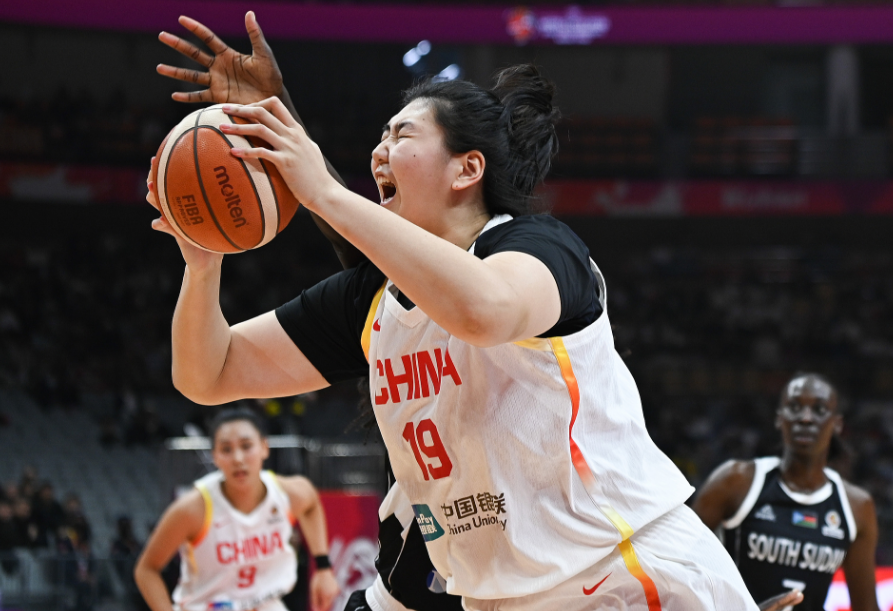星空体育官网-中国女篮vs捷克前瞻：张子宇王思雨率队死磕劲敌 赢球即晋级