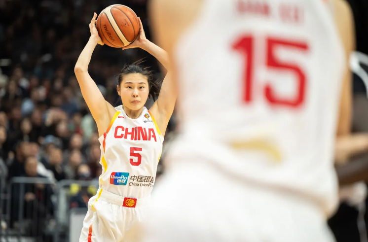 星空体育官网-中国女篮vs捷克前瞻：张子宇王思雨率队死磕劲敌 赢球即晋级